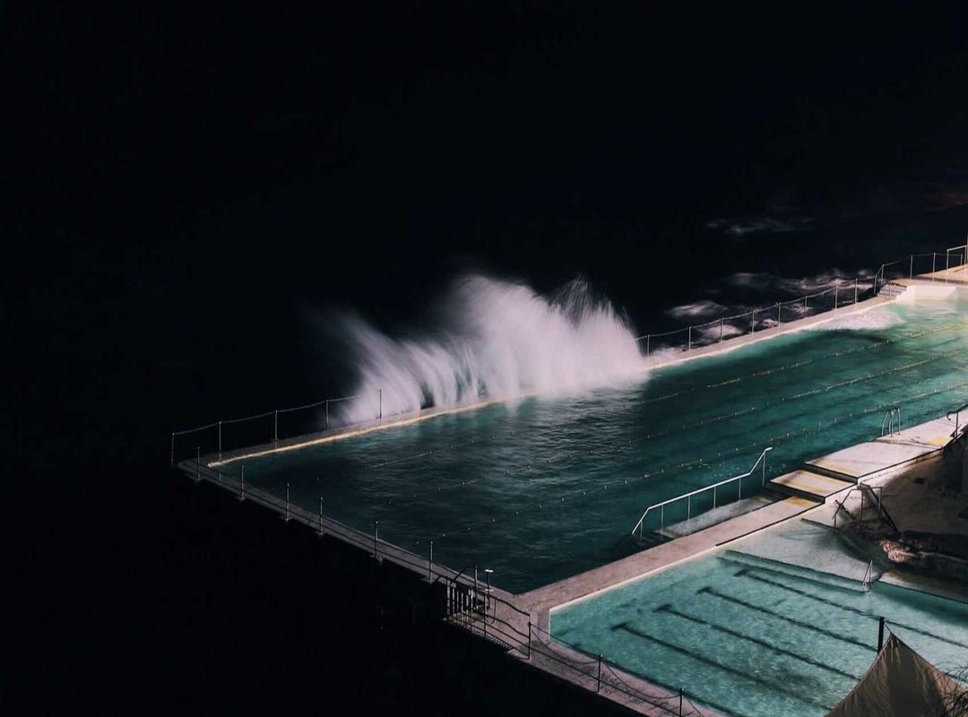 Where to Find High-Quality Memes and GIFs (and How to Use Them)